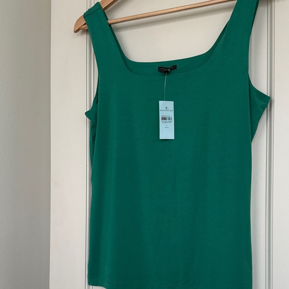 Ann Taylor Emerald Green Scoop Neck Tank